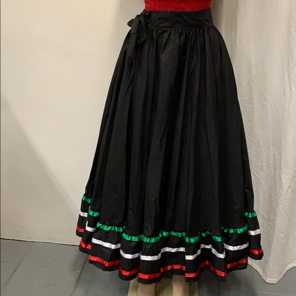 Beautiful folkloric Mexican skirt - Picture 5 of 5